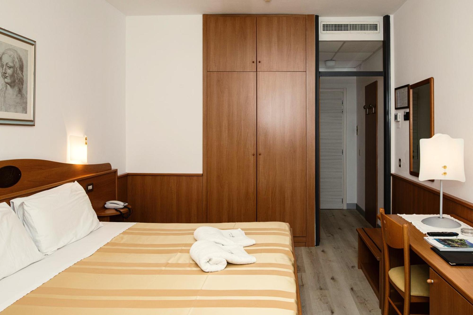 Hotel Leonardo Da Vinci Wellness Spa Бибионе Экстерьер фото