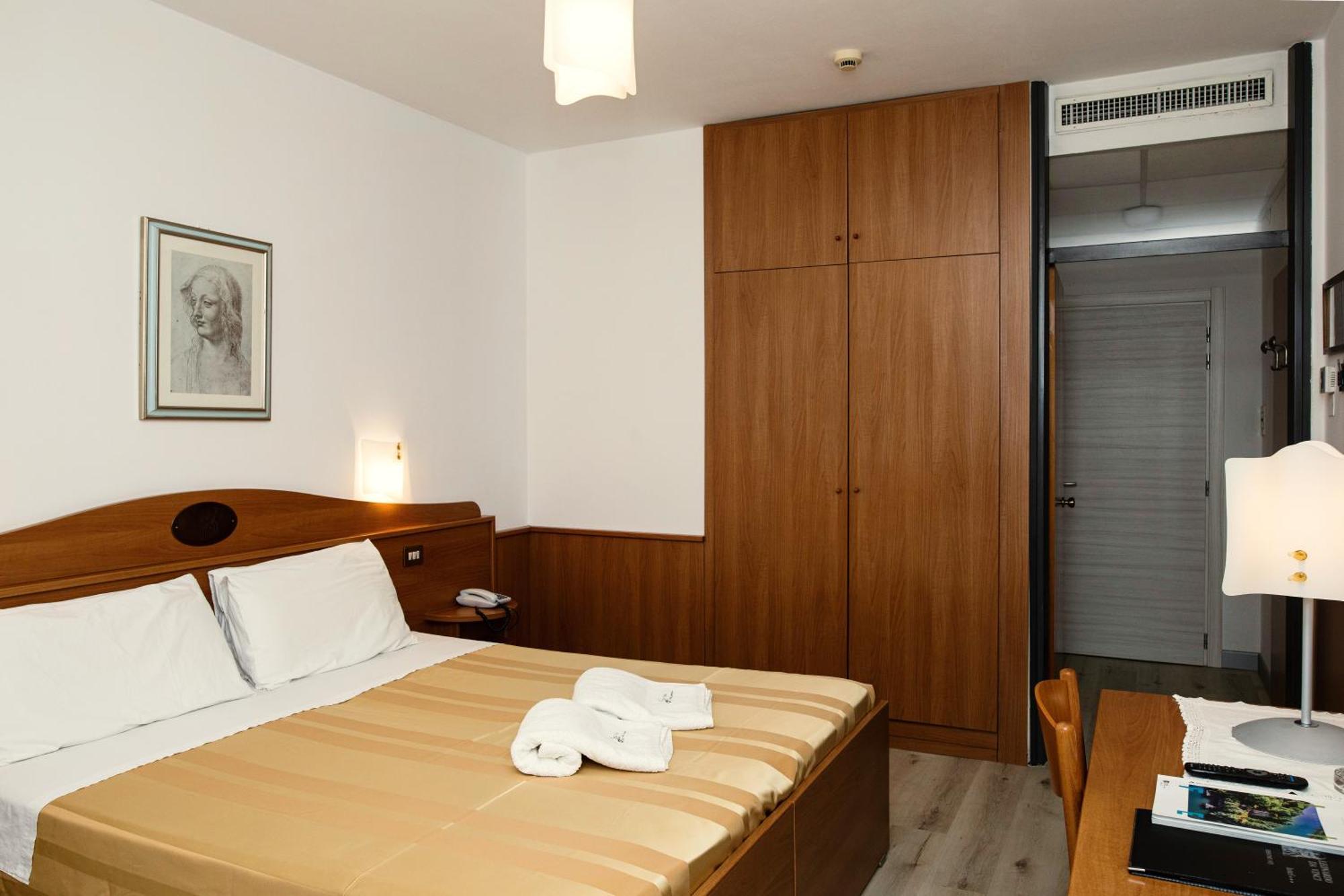 Hotel Leonardo Da Vinci Wellness Spa Бибионе Экстерьер фото