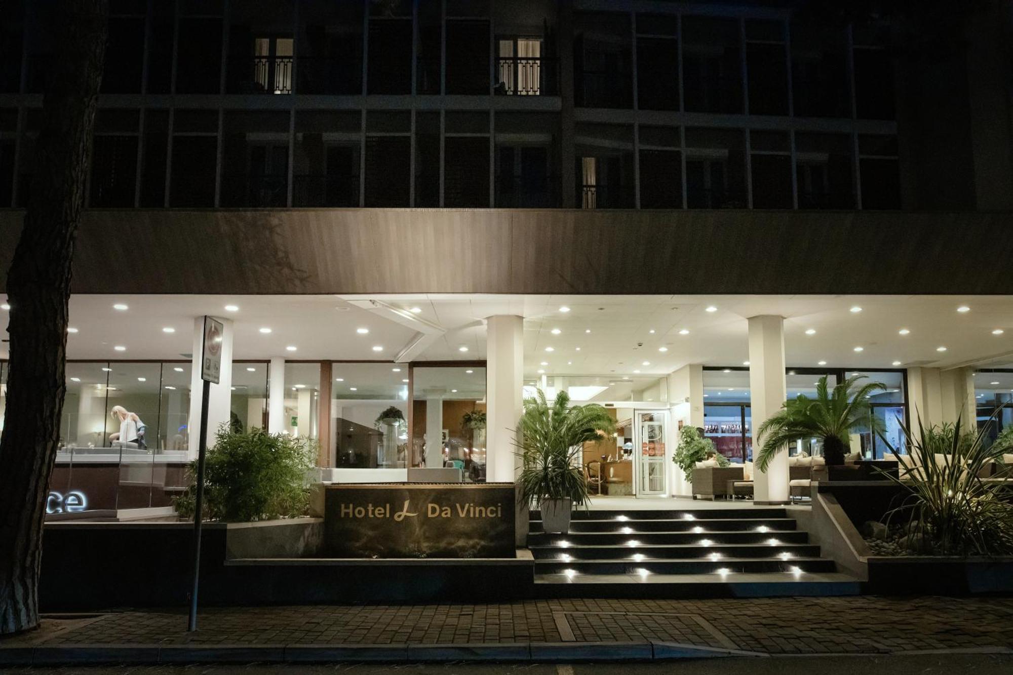 Hotel Leonardo Da Vinci Wellness Spa Бибионе Экстерьер фото