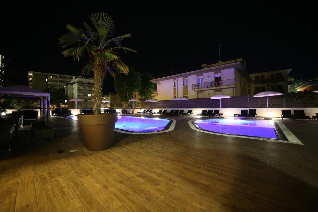 Hotel Leonardo Da Vinci Wellness Spa Бибионе Экстерьер фото
